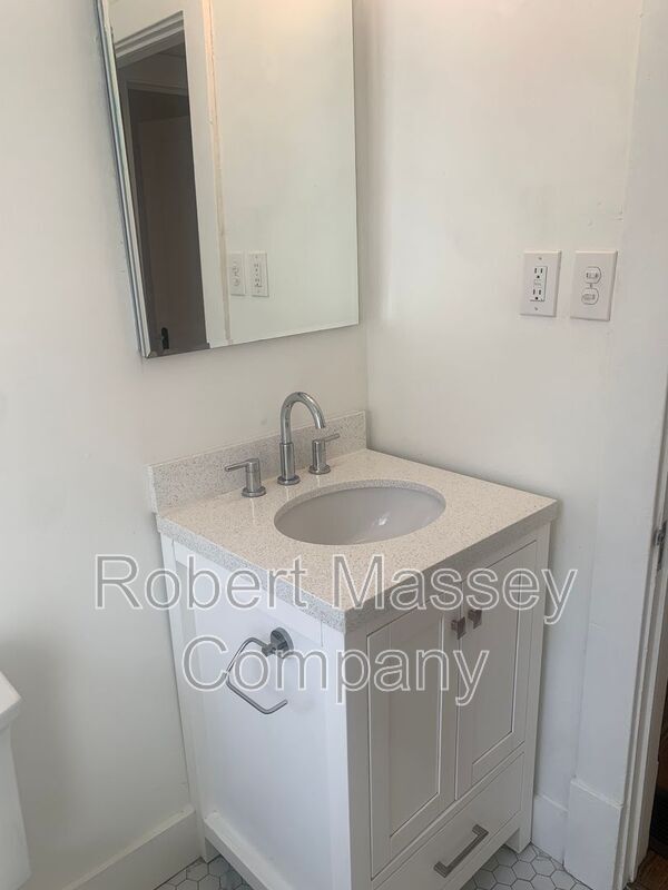 Building Photo - 127 McCready Ave