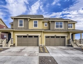Building Photo - Luxurious CORNER LOT - 3bd 2.5 paired home in Dove Village!