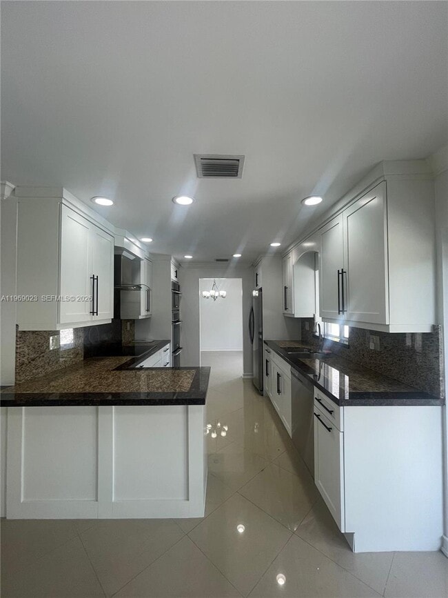 Building Photo - 4960 SW 119th Ave