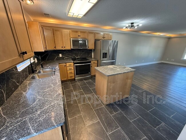Building Photo - 1735 Blakewood Ct