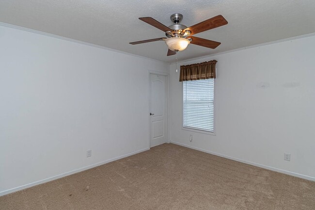 Building Photo - WELCOME HOME! 3 BR | 2 BA Home in Pikevill...