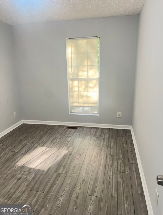 Building Photo - 2279 Strathmoor Manor Dr