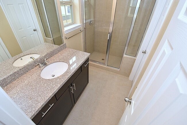 Building Photo - 17041 Wilthorne Gardens Ct