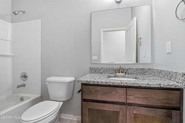 Building Photo - 11500 Summer Dr
