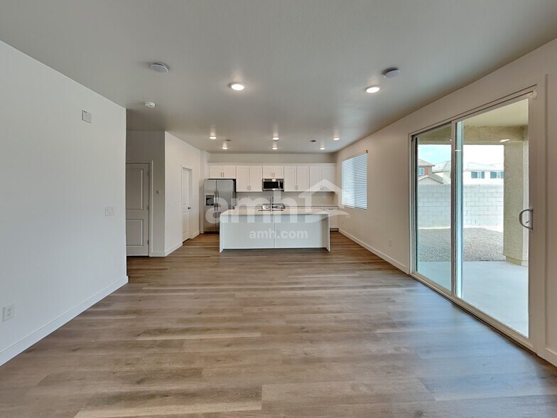 Building Photo - 12638 W Flynn Ln