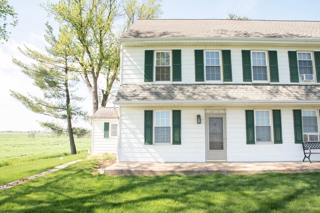 Building Photo - 488 S Colebrook Rd