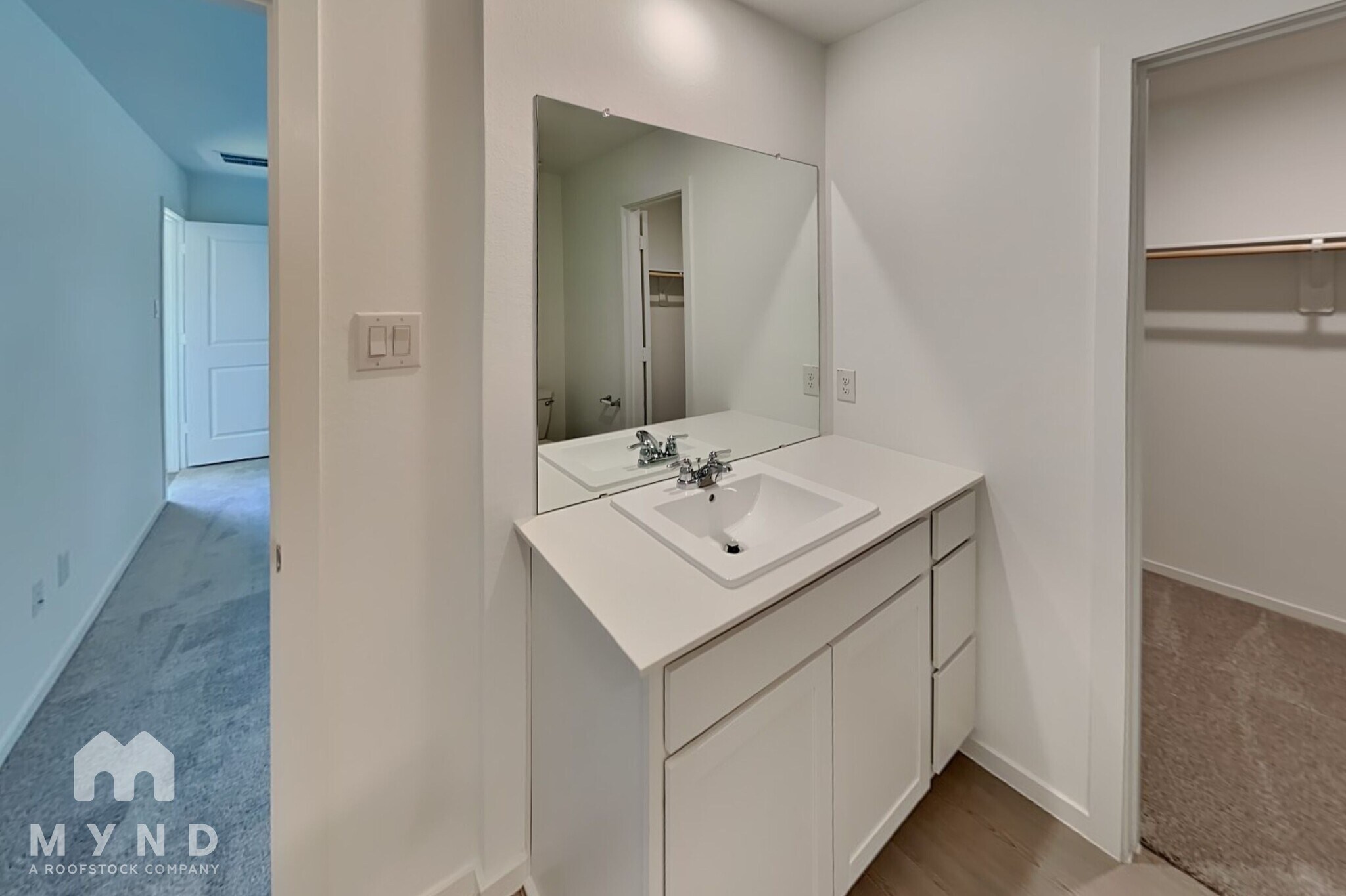 Building Photo - 922 Lago Laceno Ln