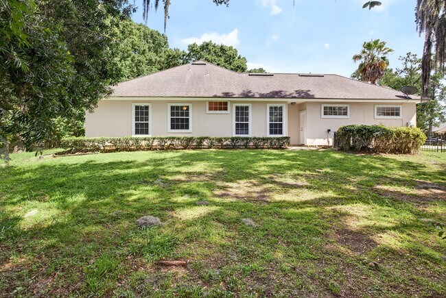 Building Photo - 2580 Heather Oaks Ct
