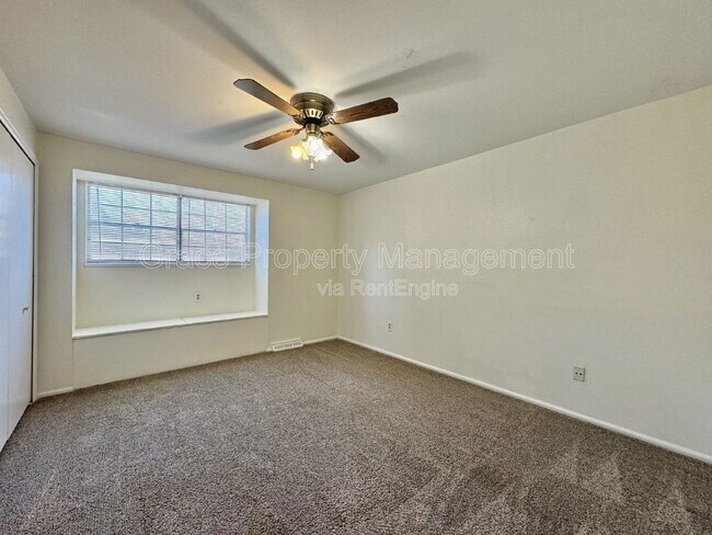 Building Photo - 5728 S Kenton St