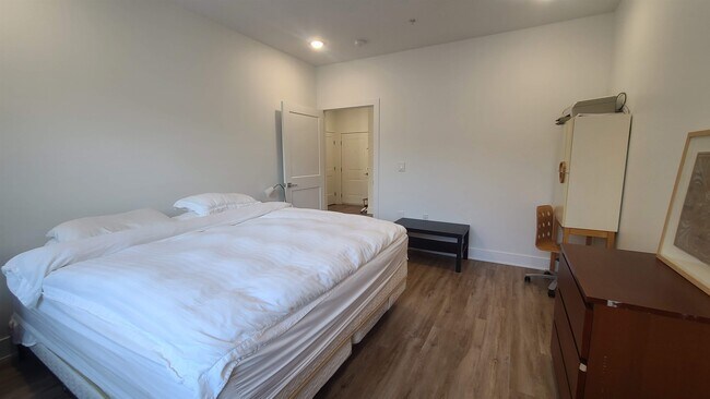 Building Photo - 111 75th St