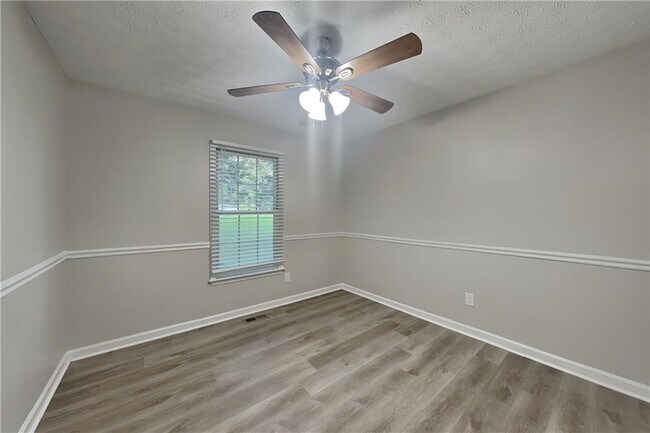 Building Photo - 20 Tracey Ln