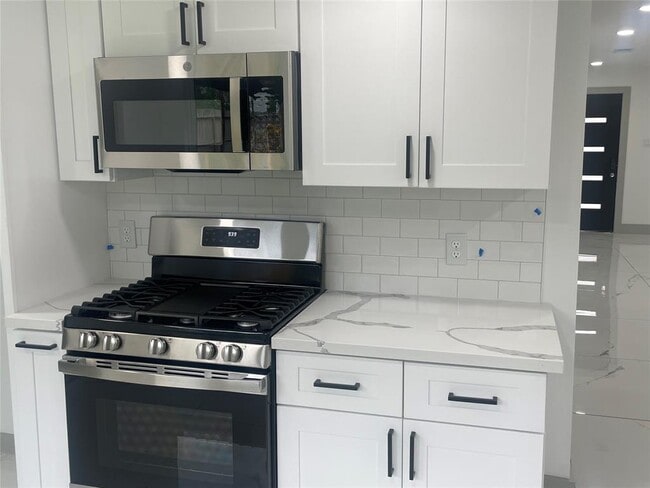 Building Photo - 7005 Kopman Dr