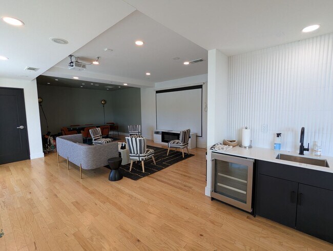 Building Photo - 2 Bedroom 2 Bathroom Condo at the Lawrence...