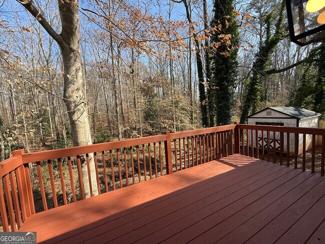 Building Photo - 115 E Greenwood Dr