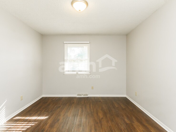 Building Photo - 380 Comet Dr