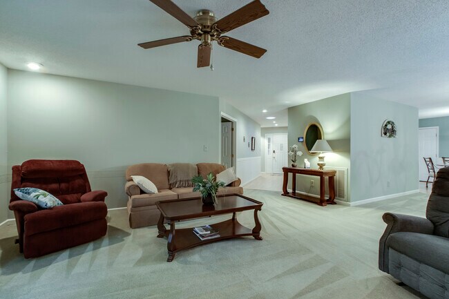 Building Photo - 260 Chuniloti Way