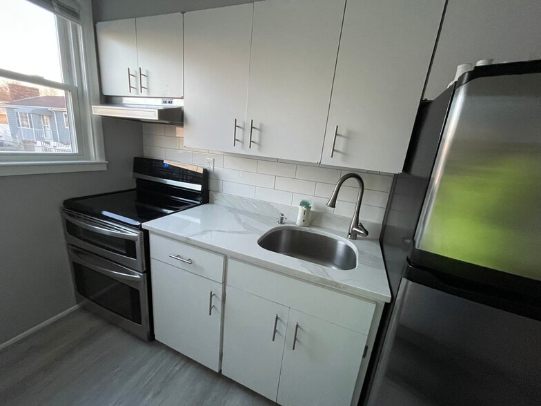 Building Photo - 24 Sharp St