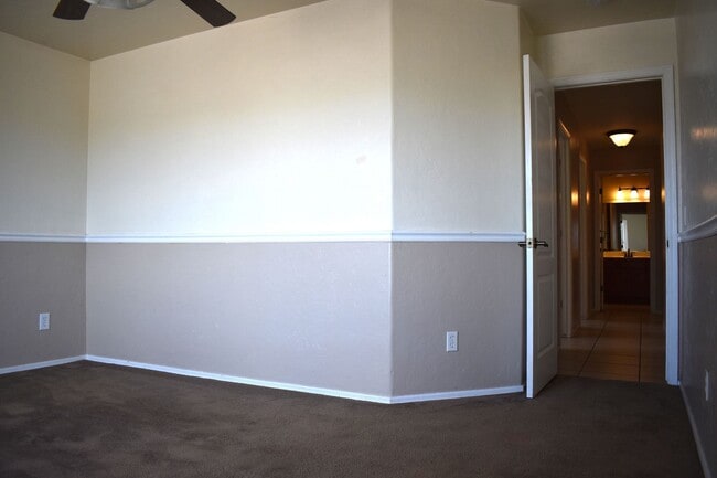 Building Photo - 2112 Calle Sabo