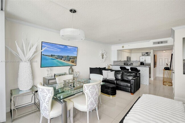 Building Photo - 2501 S Ocean Dr