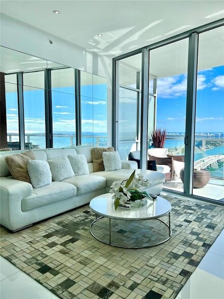 Building Photo - 1100 Biscayne Blvd