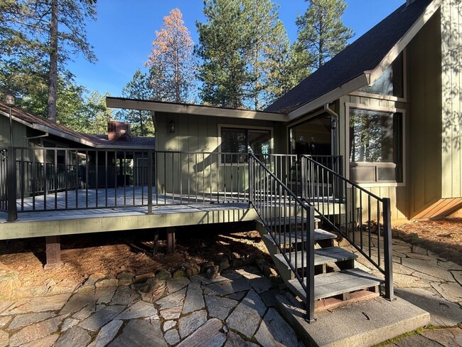 Building Photo - Picturesque Mountain Living with Detached Guest Studio in Alta Sierra