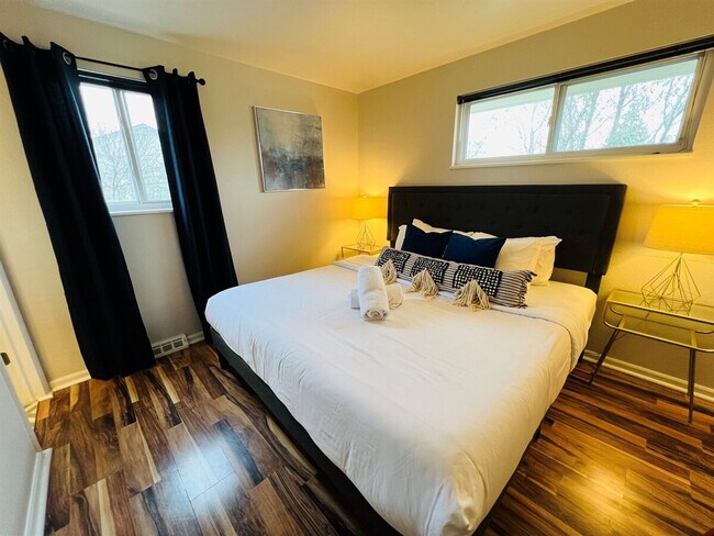 Building Photo - 7012 Ingalls St