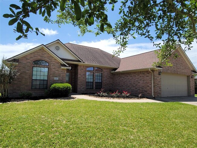 Primary Photo - 115 Blue Bird Ct