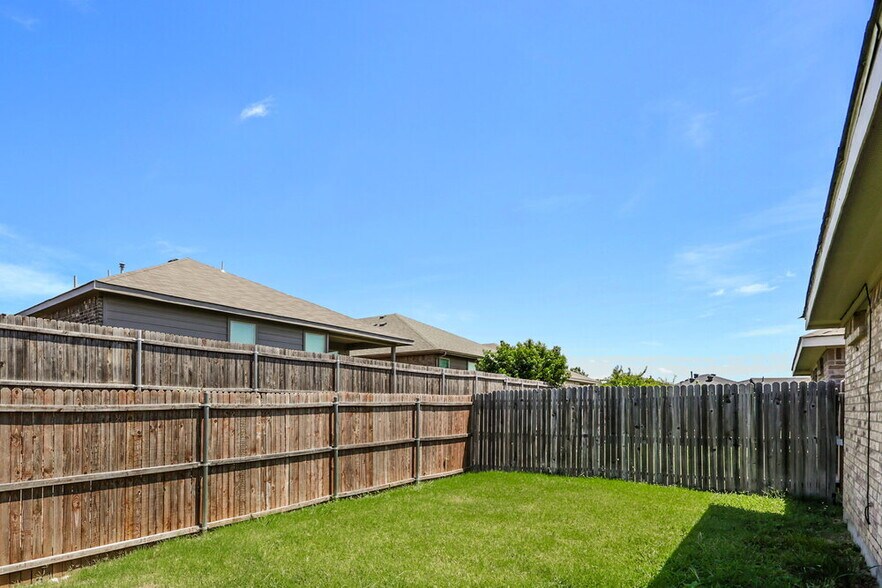 Building Photo - 4736 Cedar Springs Dr