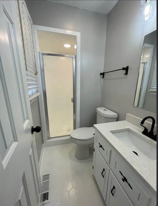 Building Photo - Deposit Special! You're Home Awaits