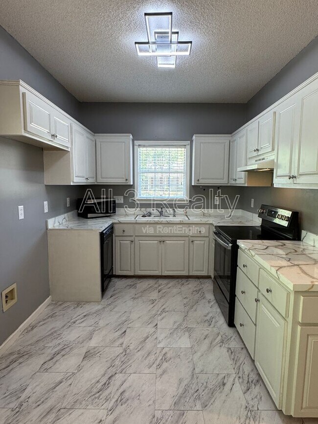 Building Photo - 6272 Deerwood Dr