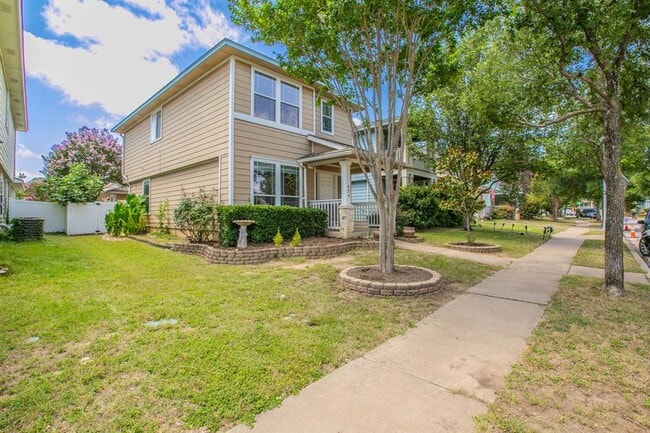 Building Photo - 824 Palo Duro Dr