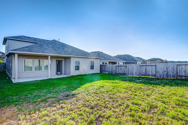 Building Photo - 21323 Pne Ml Dr