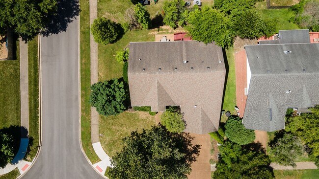 Building Photo - **5-BEDROOM HOME IN AMENITY-RICH MCKAY'S M...