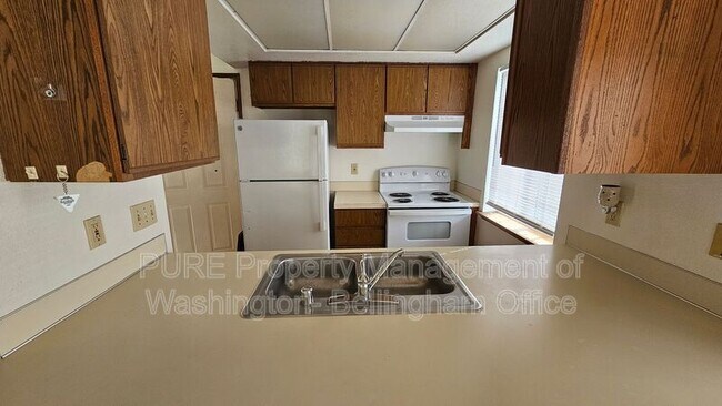 Building Photo - 2256 Douglas Rd