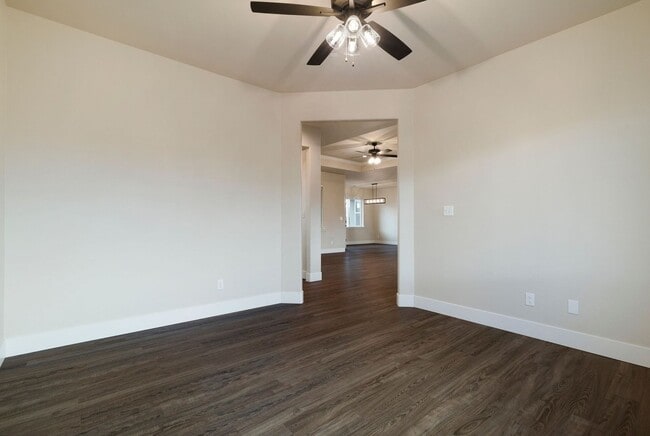 Building Photo - Charming 2-Bedroom, 2-Bath Home with Garage and Office/Den in Paradise, CA!