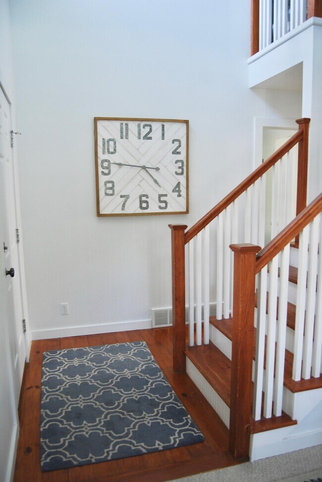 Building Photo - 555 S 800 E