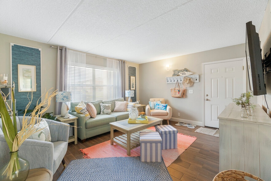 Building Photo - Sea Oats Apartments
