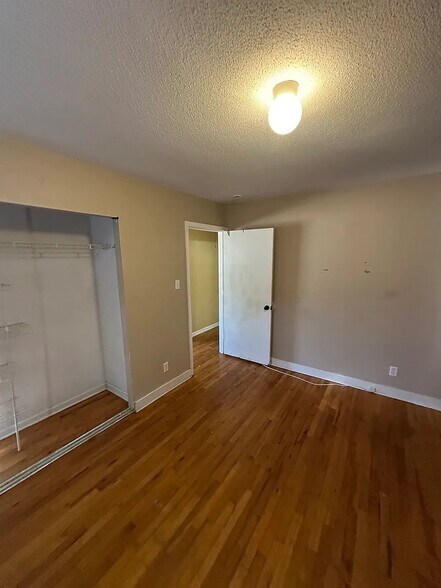 Building Photo - Room in House on Lucky Ct