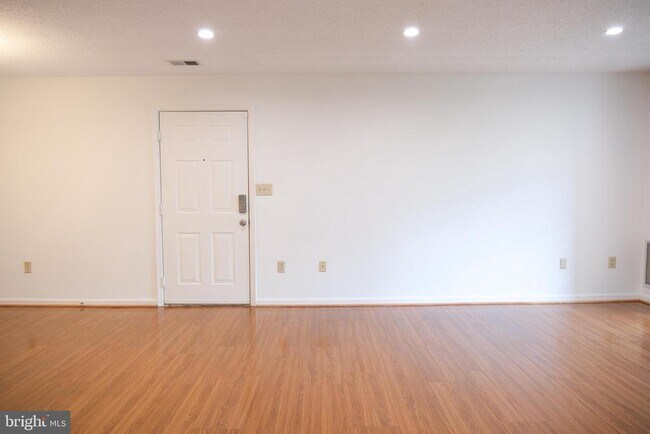 Building Photo - 6941 Mary Caroline Cir