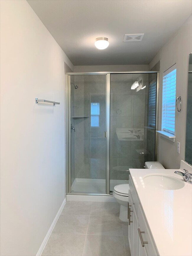 Building Photo - 4-bedroom Home in Vistas of Austin Communi...