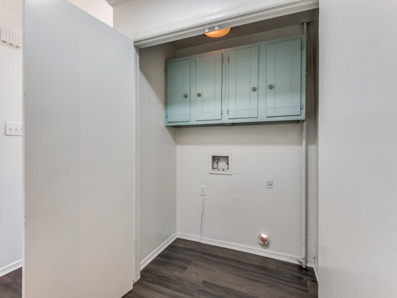 Building Photo - 1926 Chiesa Rd