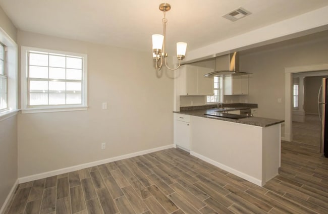 Building Photo - 3 Bed, 2 Bath in Claremore- Available Now!