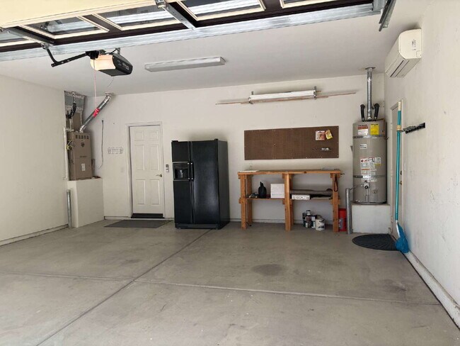 Building Photo - 45218 Coeur Dalene Dr