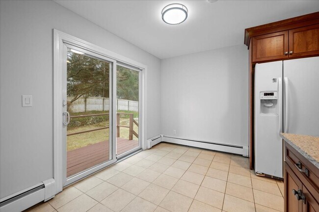 Building Photo - Croton On Hudon 4-Bedroom 2.5-Bathroom Home