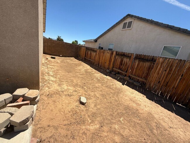Building Photo - Beautiful Home In Apple Valley Vineyards-4...