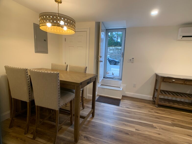 Building Photo - 165 Chiswick Rd