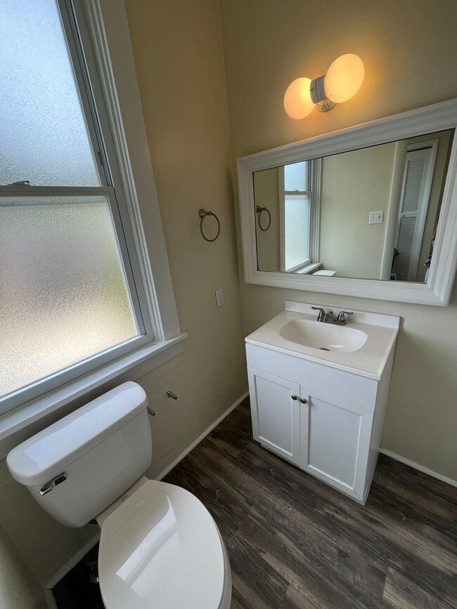 Building Photo - Newly Renovated 1 BD, 1 BA Apartment in Ca...