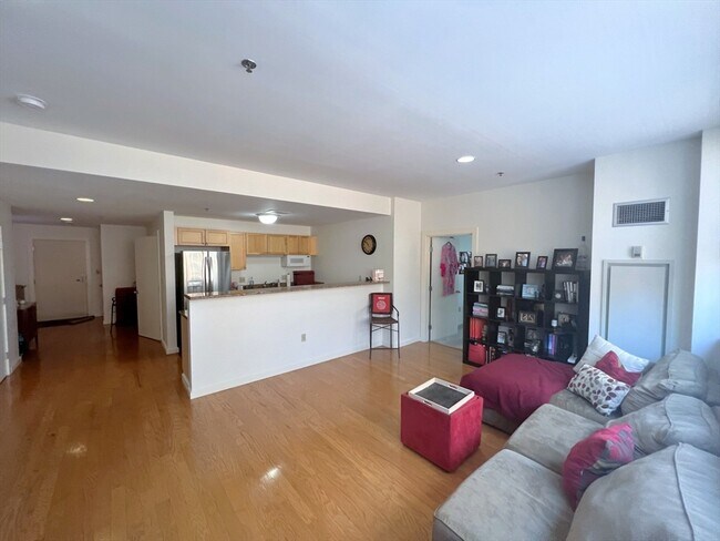 Primary Photo - 234 Causeway St