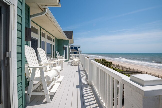 Building Photo - RENT MONTHLY THIS AMAZING HOME THIS OFF-SEASON