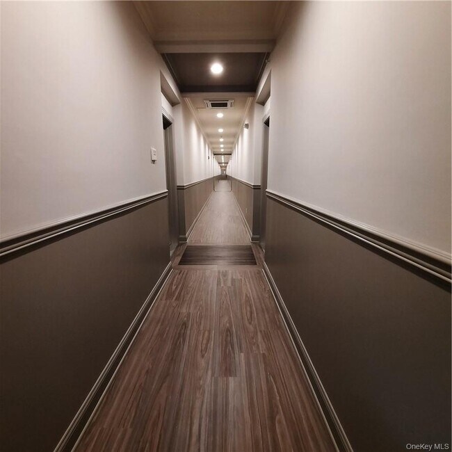 Building Photo - 250 NY-32